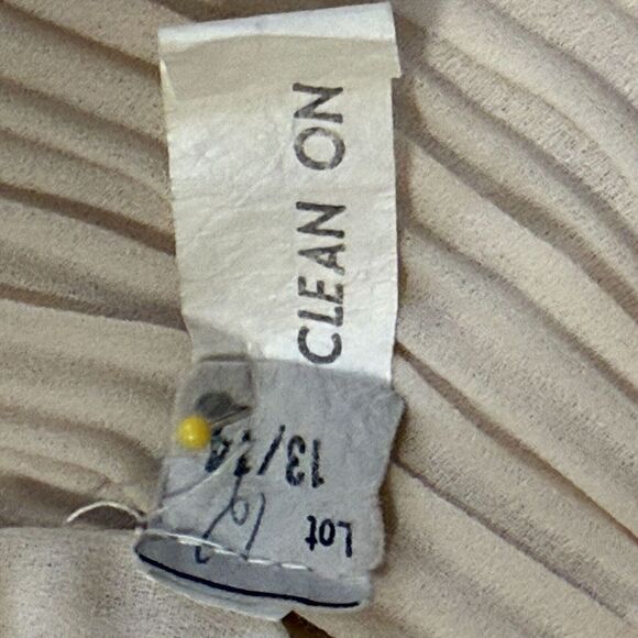 Vintage Cream Pleated Maxi Dress With Ruffled Sleeves & Button Closure Size M - Picture 9 of 10